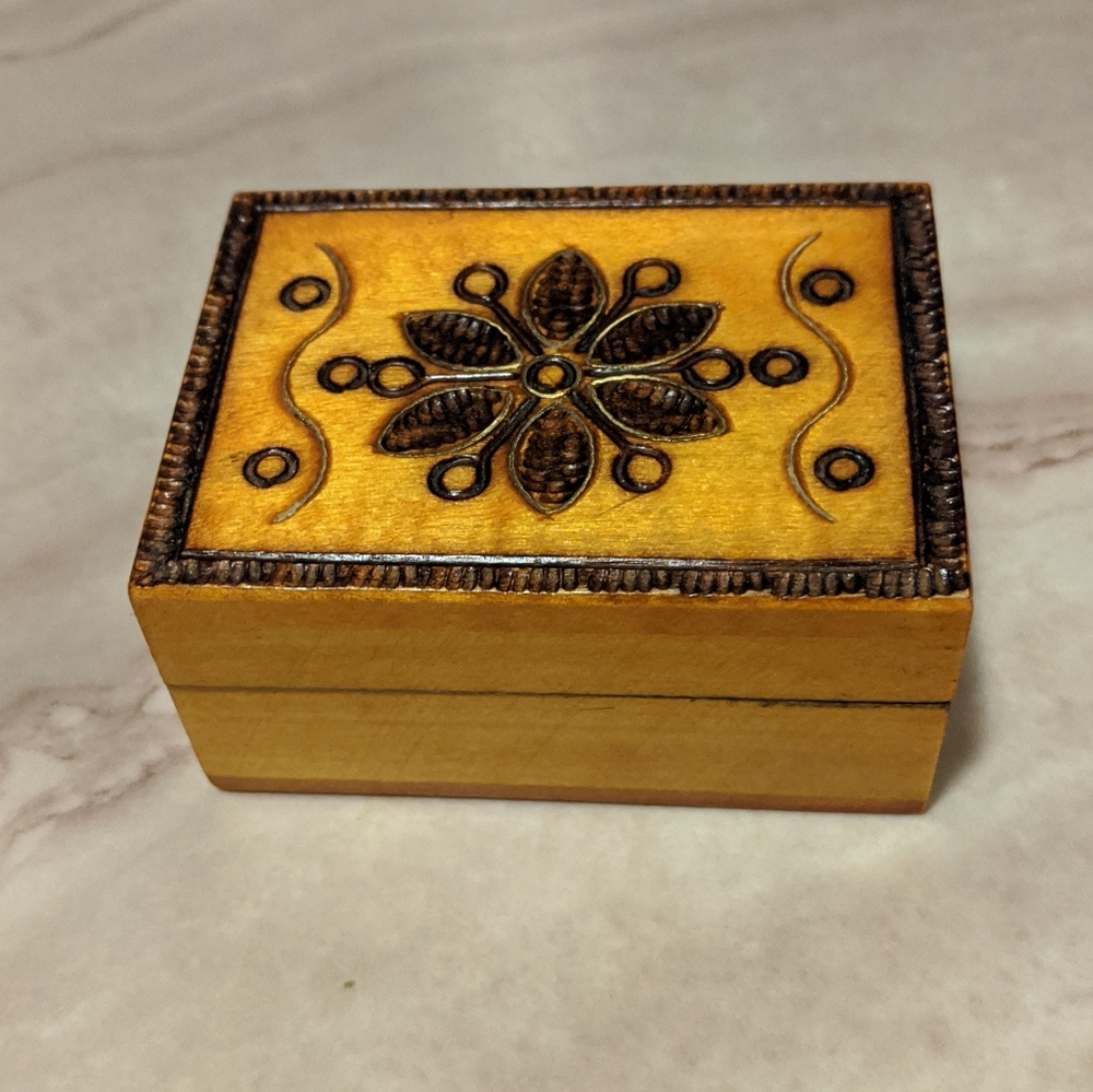 Wooden jewelry box